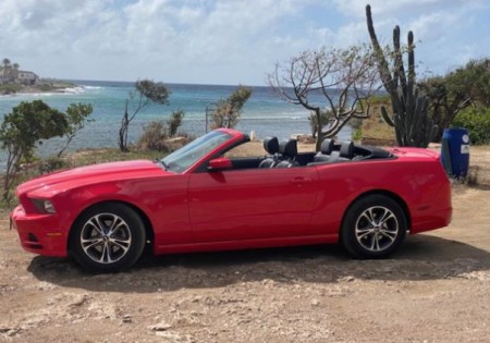 Ford Mustang Cabrio huren Curacao